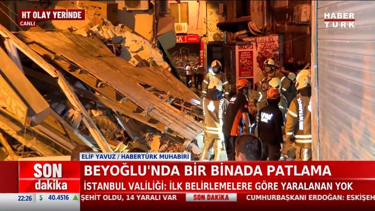 Beyoğlu'ndaki bir bina çöktü