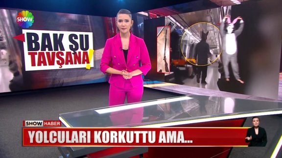 Tavşan kostümüyle metroya bindi! 