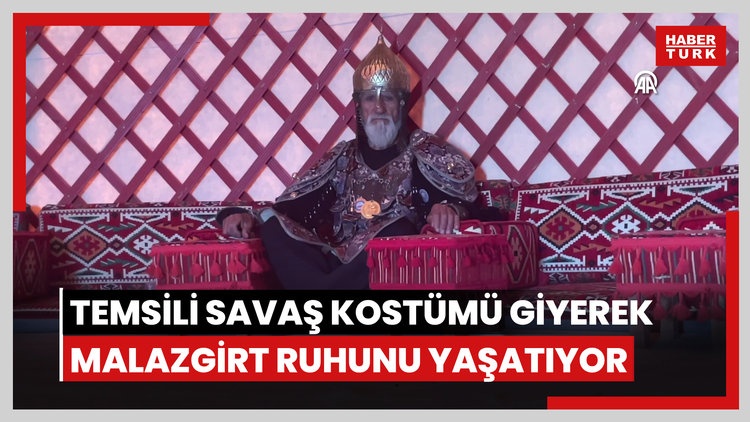Temsili savaş kostümü giyerek Malazgirt ruhunu yaşatıyor