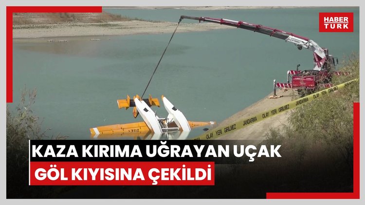 Kaza kırıma uğrayan uçak göl kıyısına çekildi
