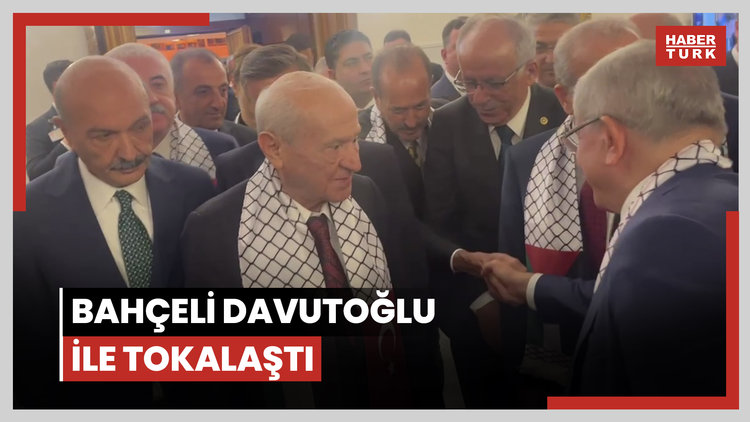 Bahçeli davutoğlu ile tokalaştı