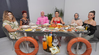 20 yaşında, 1 aylık evli Rüksan Satır’ın evine konuk olunuyor.