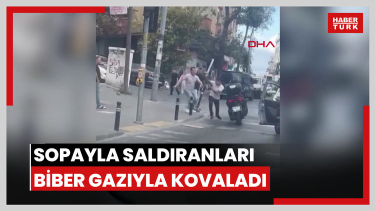 Gaziosmanpaşa'da trafikte yol verme kavgası; sopayla saldıranları biber gazıyla kovaladı