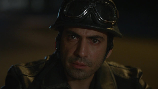 Evren, Bahar ve Harun'u öpüşürken gördü!