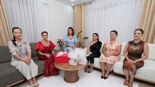 Simge Gürsoy’un evine konuk olunuyor. 