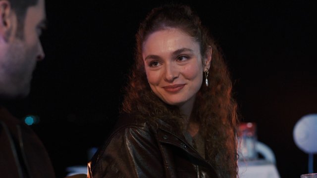 Reyhan'dan şarkı performansı!