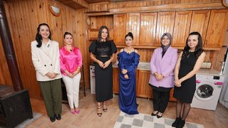 Burçin Alan’ın evine konuk olunuyor.