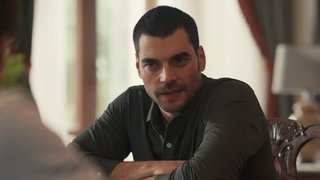 Zafer yaşanılanları öğrenmek istiyor. 