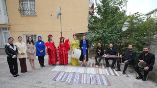 Deniz Deniz’in evine konuk olundu.