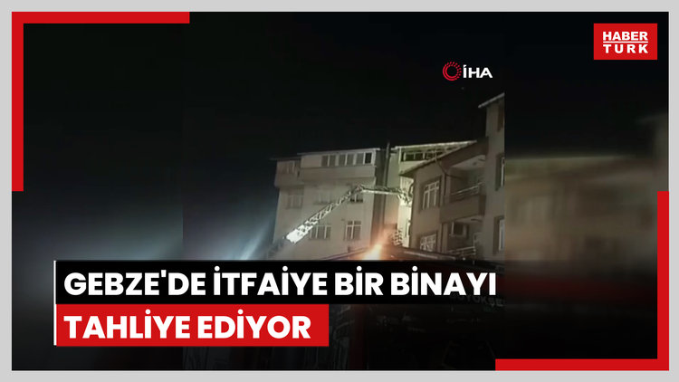 Gebze'de itfaiye bir binayı tahliye ediyor