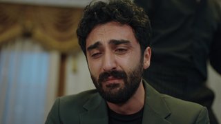 Firaz paramparça oluyor.