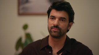 Nevin, Ömer'i köşeye sıkıştırıyor.