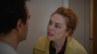 Bahar, Evren'in tavrından rahatsız oluyor.