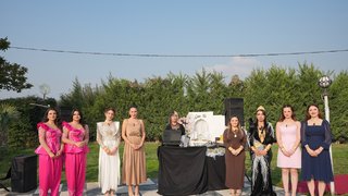  Sedef Kuyun’un evine konuk olundu.