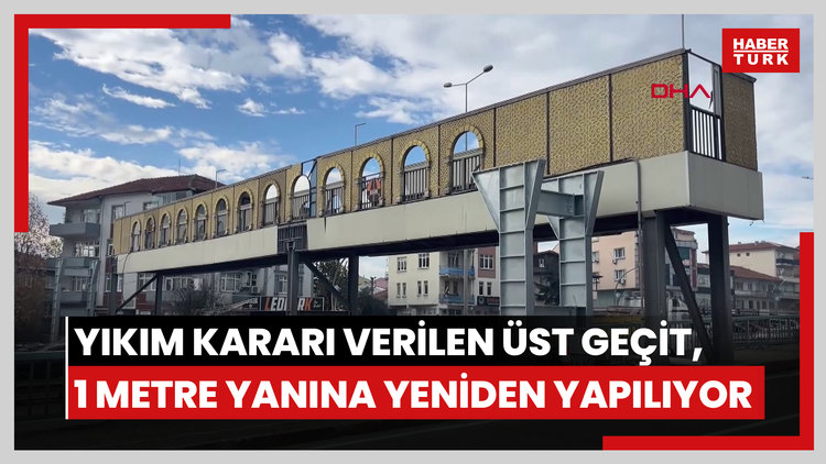 Evin içi göründüğü için yıkım kararı verilen üst geçit, 1 metre yanına yeniden yapılıyor