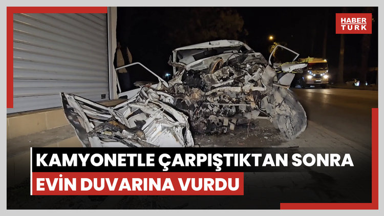 Çocuk sürücünün kullandığı otomobil, kamyonetle çarpıştıktan sonra evin duvarına vurdu