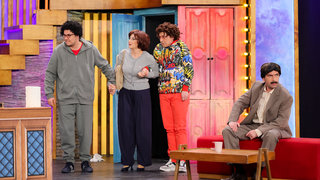 Hüseyin’in anlattıkları, dükkana gelen diğer müşterilerin kendi travmalarını tetikler.