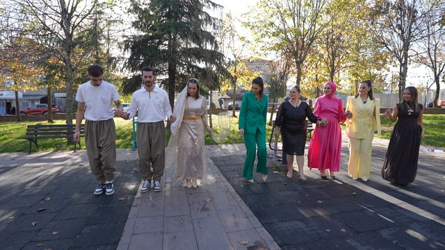 Gelin Evi haftasına halaylı başlangıç!