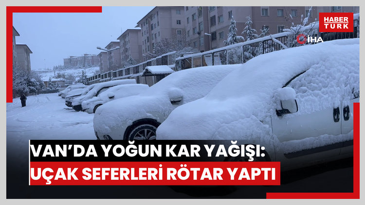 Van'da yoğun kar yağışı: Uçak seferleri rötar yaptı