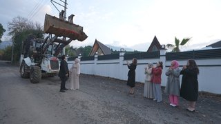 Esin gelinin eşinden romantik sürpriz!