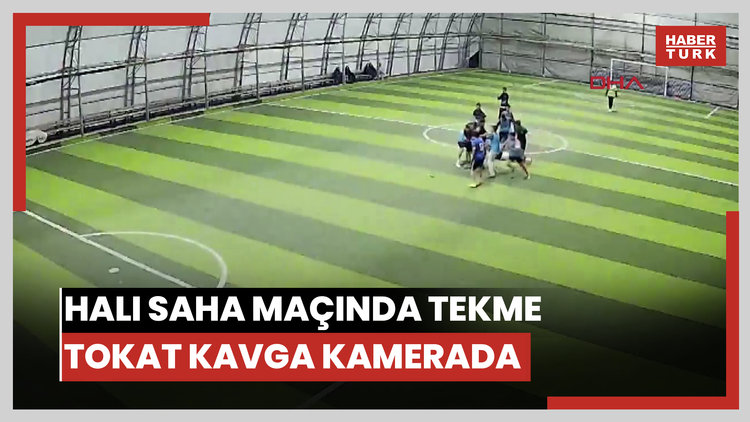 Halı saha maçında tekme ve yumruklu kavga kamerada