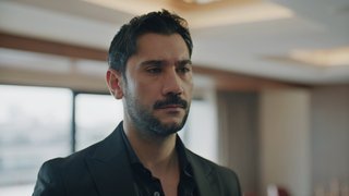 Emir ve Aydan karşı karşıya. 