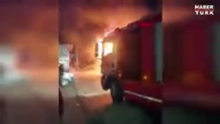 Başakşehir'de 2 katlı iş yerinde yangın