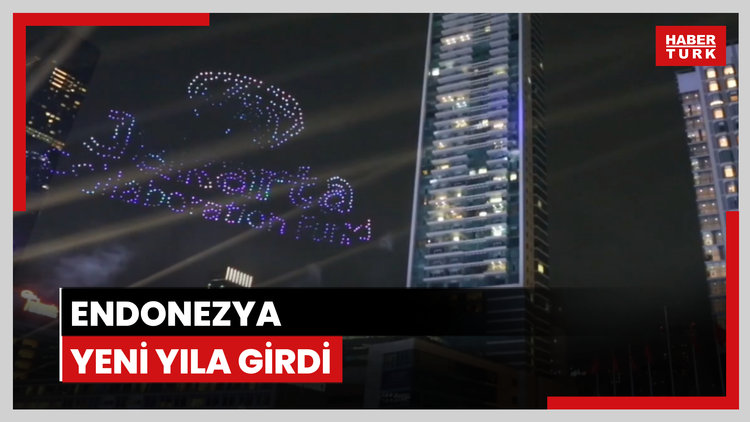 Endonezya yeni yıla ve havai fişek ve dron gösterileriyle girdi