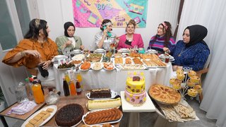 Gelinler sunum masasını eleştirdi.