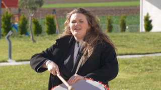 Valentyna gelinden davul şov!