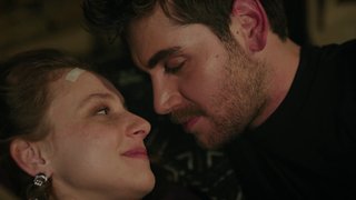 Efe, Çido'yu öptü!