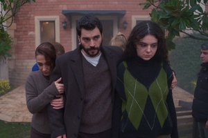 Timur herkesi kurtarıyor!