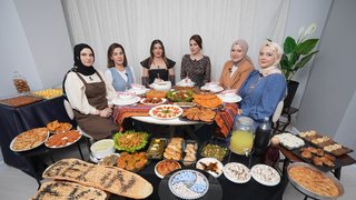 Hatay yöresine ait sunum masasıyla göz doldurdu!