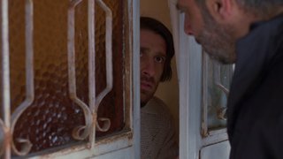 Zahide'nin adamı Zafer'in peşinde!