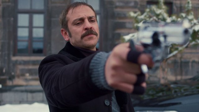 Yahya silahını Zafer'e doğrultuyor!