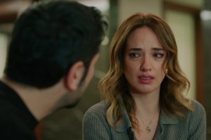 "Sezen benim kızım değil..."