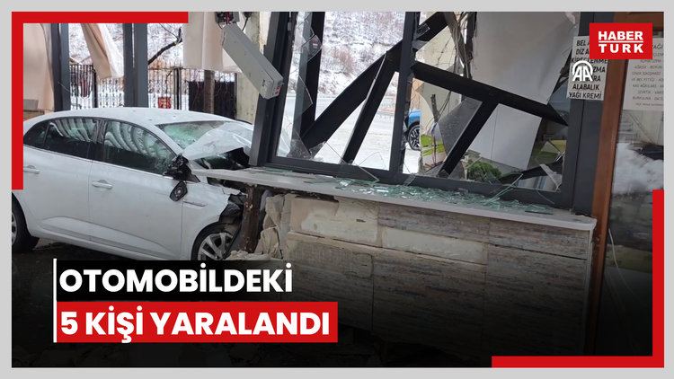 Bingöl'de kontrolden çıkarak lokantaya giren otomobildeki 5 kişi yaralandı