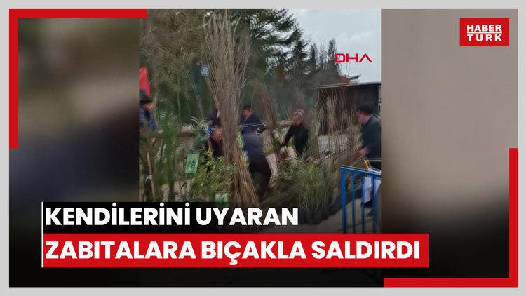 Seyyar satıcılar, kendilerini uyaran zabıtalara bıçakla saldırdı