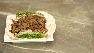 Enfes yaprak ciğer ve tablacı salatası tarifi.