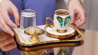 6 bin TL'lik fincanlar şaşırtıyor!