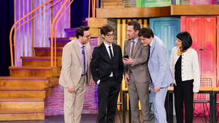 Hüseyin, şirkete yeni katılan Mustafa’nın yapay zeka olduğundan şüphelenir. 