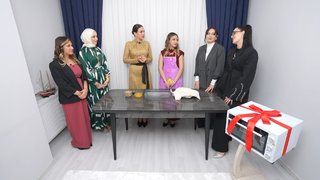 Buse gelin haftanın ödüllü oyununda yarışıyor. 