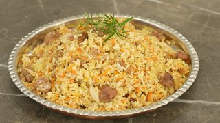 Sofralarınıza çok yakışacak kestaneli tavuklu pilav tarifi. 