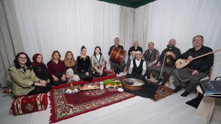  Şura Akçin’in evine konuk olundu.