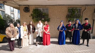 Gülnar Mert’in evine konuk olundu. 