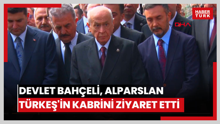 MHP Genel Başkanı Devlet Bahçeli Alparslan Türkeş'in kabrini ziyaret etti