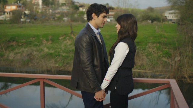 Yusuf kendisini Dila'ya affettiriyor!