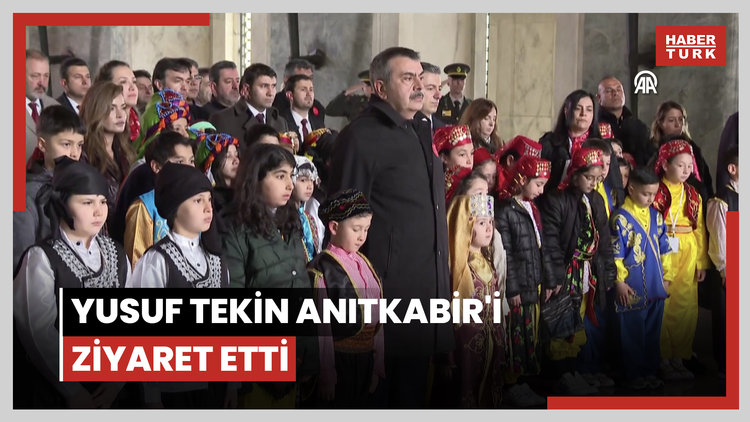 Yusuf Tekin Anıtkabir'i ziyaret etti