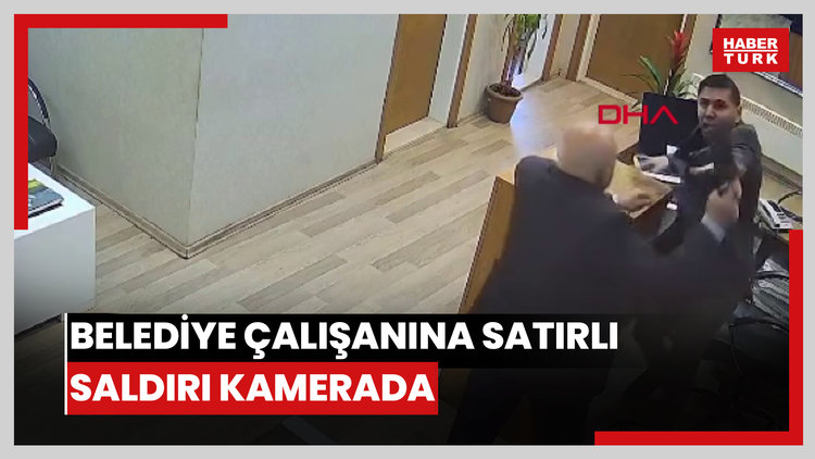 Belediye çalışanına satırlı saldırı kamerada