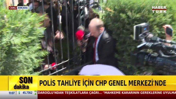Polis tahliye için CHP Genel Merkezi'nde